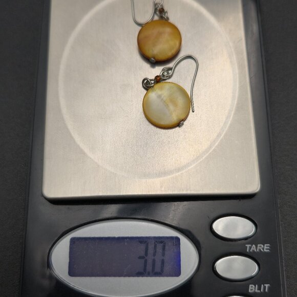 Silver Plated Round Yellow Shell Handmade Dangle Earrings A6314 - Picture 5 of 5